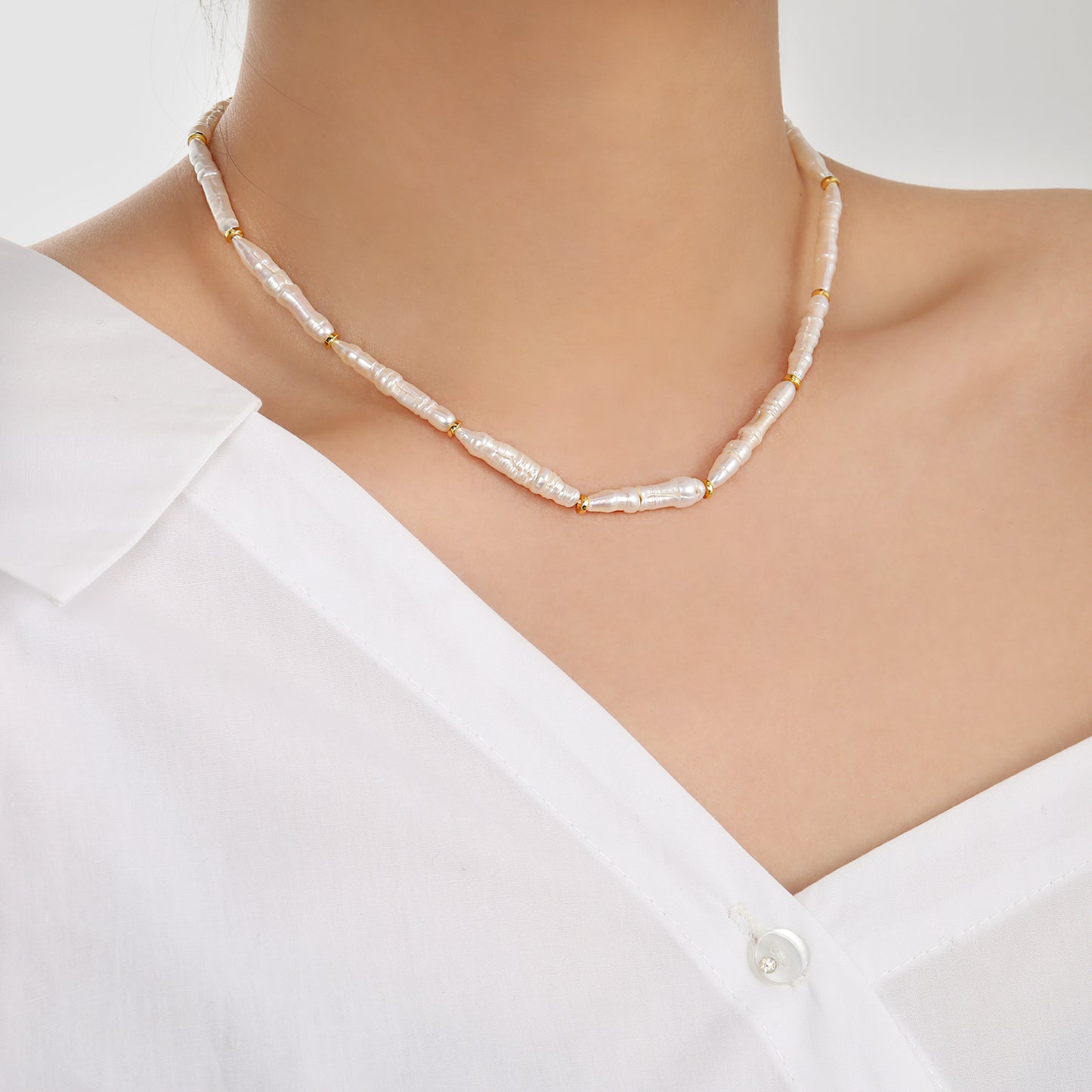 18k Gold Bar Pearl Necklace