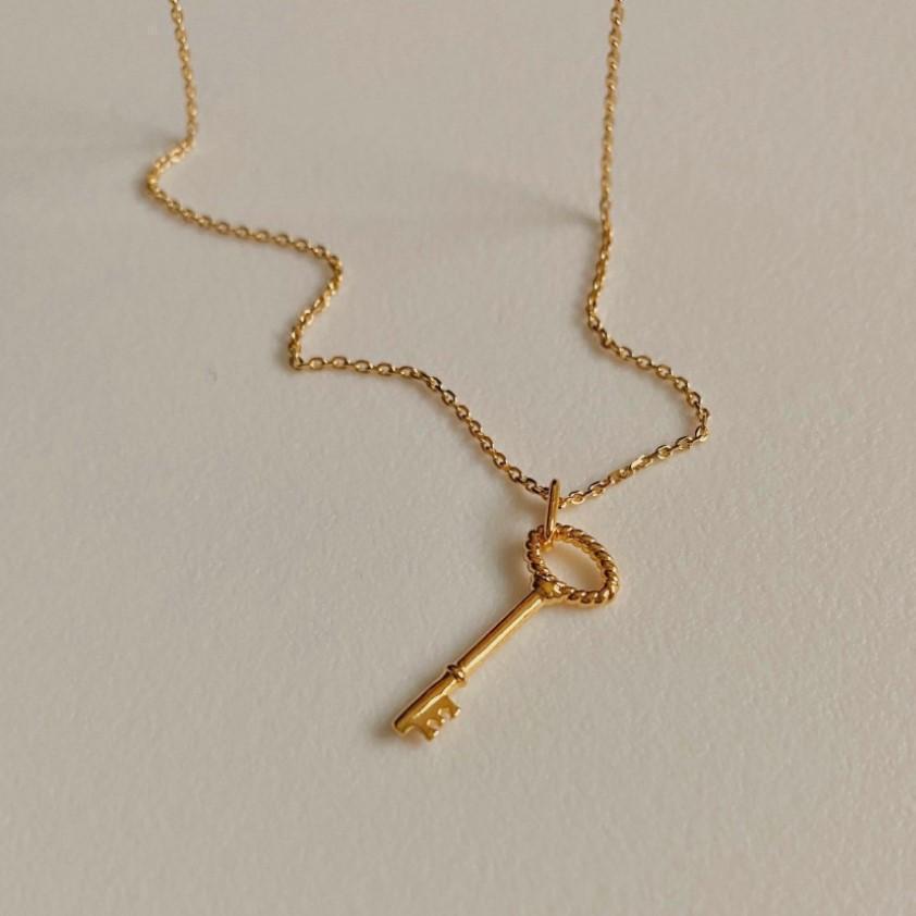 18k Gold Plated Heritage Key Pendant Necklace