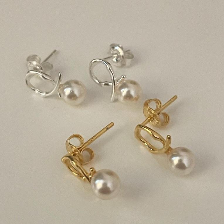 18k Gold Plated Shell Pearl Hollow Knot Stud Earrings